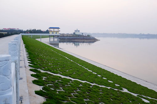 南陽(yáng)市臥龍區(qū)龍王溝水庫(kù)除險(xiǎn)加固工程.JPG