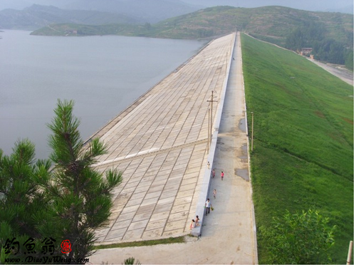 打磨崗水庫除險加固工程.jpg